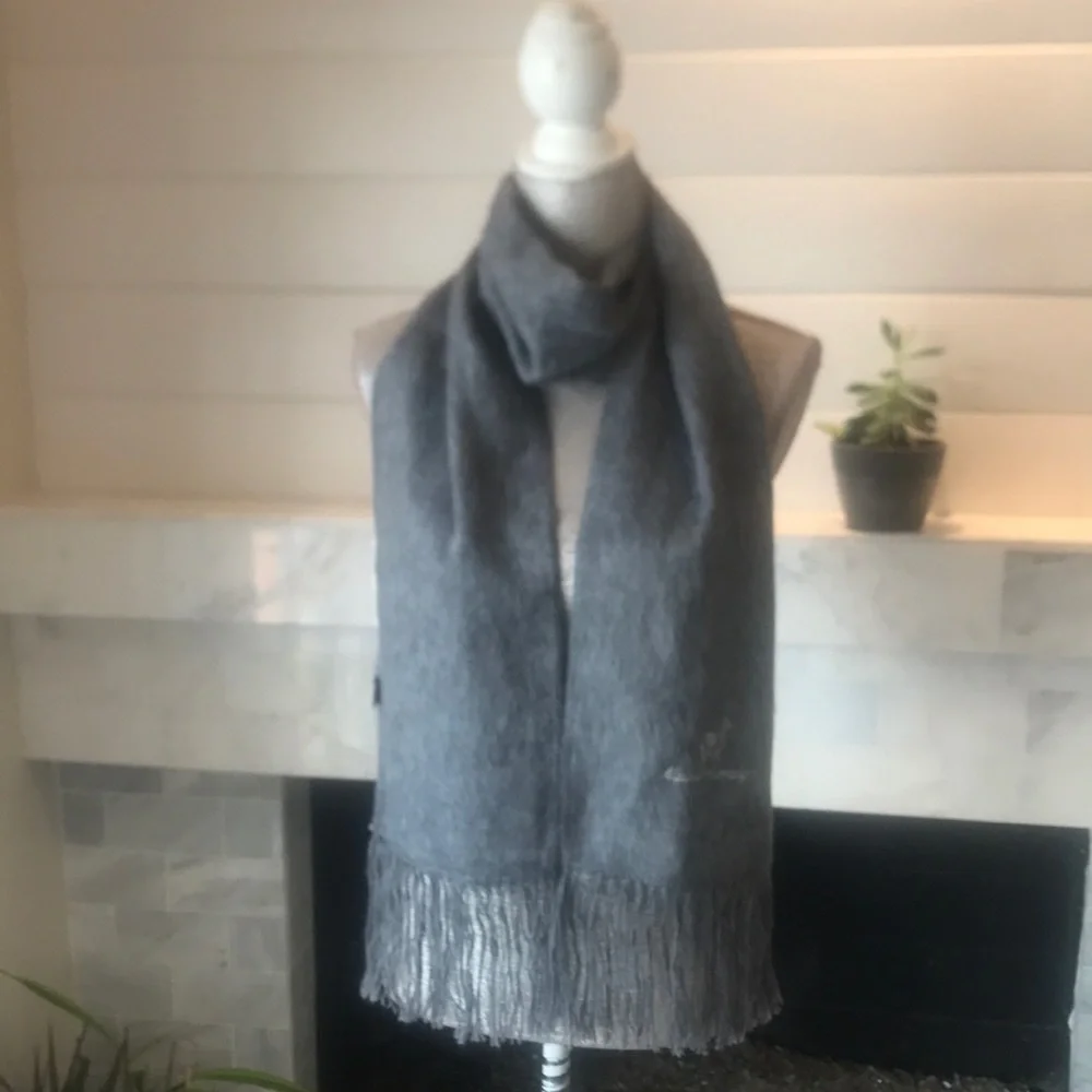 Camargo Peruvian Alpaca Blend Gray Scarf EUC